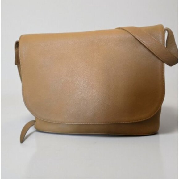 Coach Handbags - Rare Vintage COACH 4902 Crossbody Flap Bag Tan Pebbled Leather Auth USA